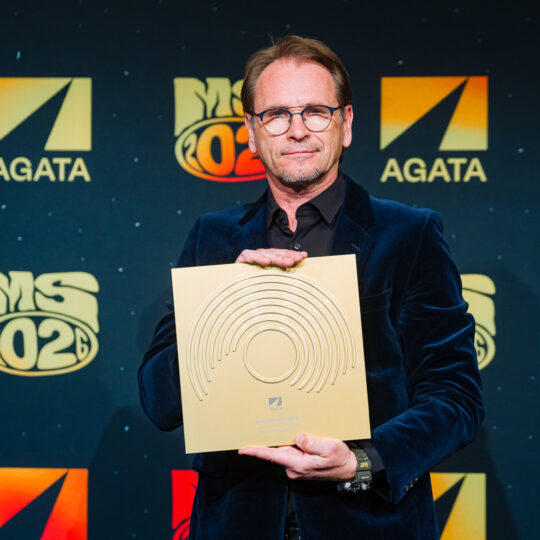 „Muzikos salėje“ – apdovanojimai ir bendras beveik 20 atlikėjų kūrinys